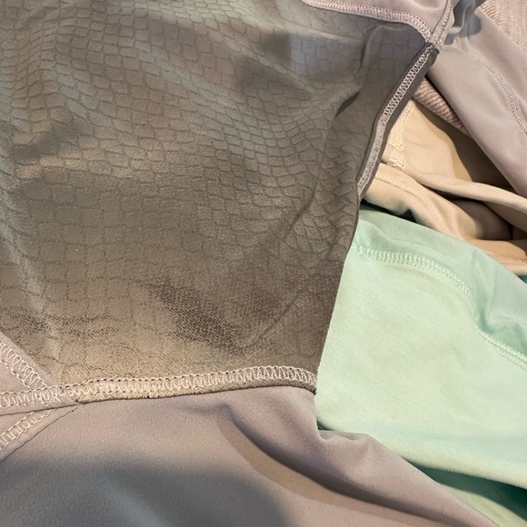 (2186) LULULEMON LIGHT SPEED JACKET Sz 6 ** Mild Flaw - Picture 15 of 15